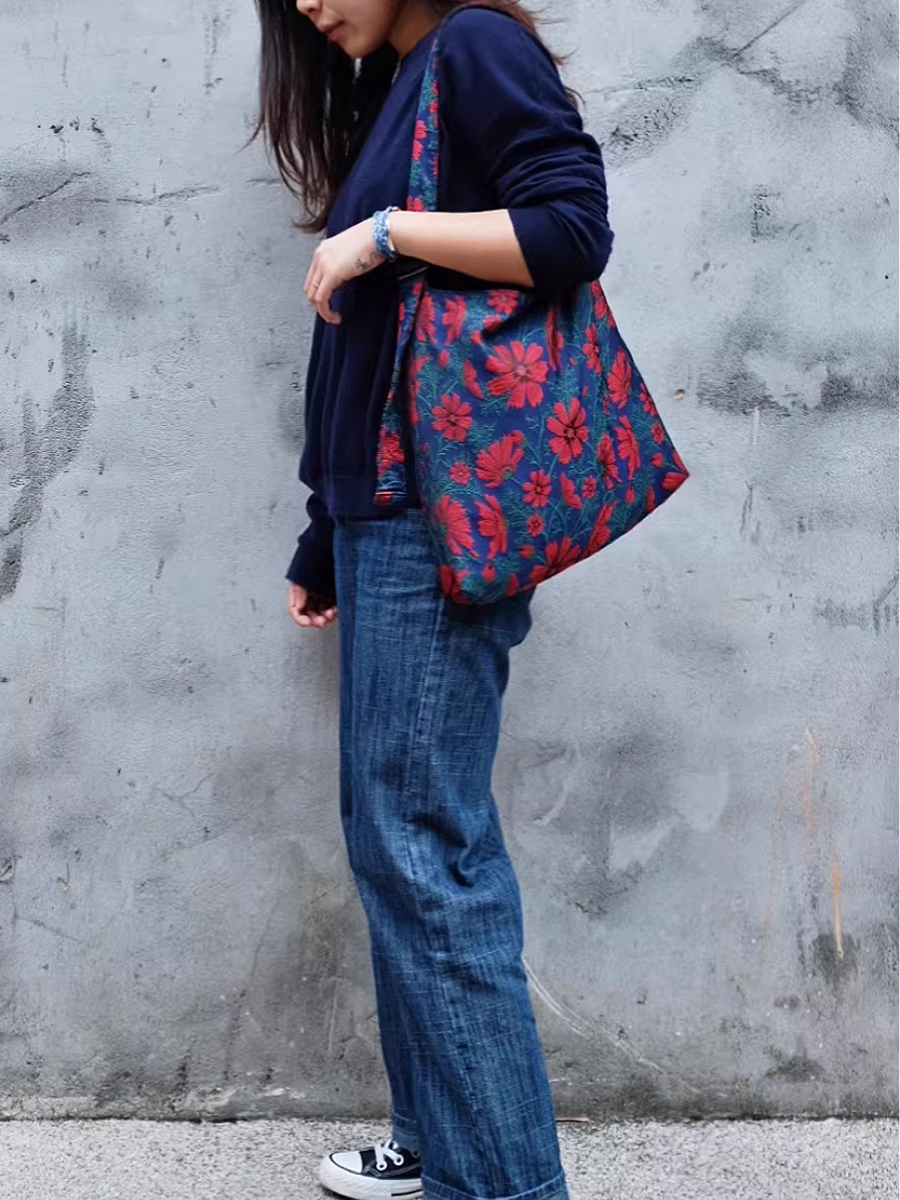 Retro Gelsang Flower Jacquard Large Capacity Shoulder Bag