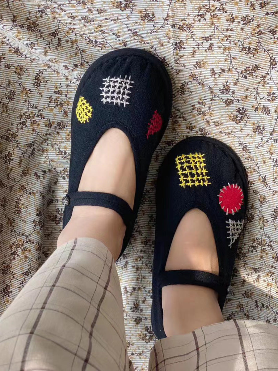 Women Vintage Casual Cloth Embroidery Flat Shoes