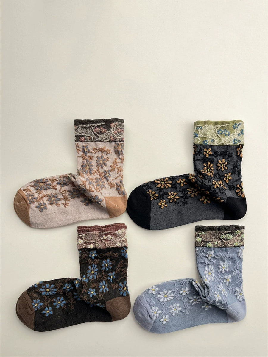 5 Pairs Women Ethnic Flower Embossing Cotton Socks