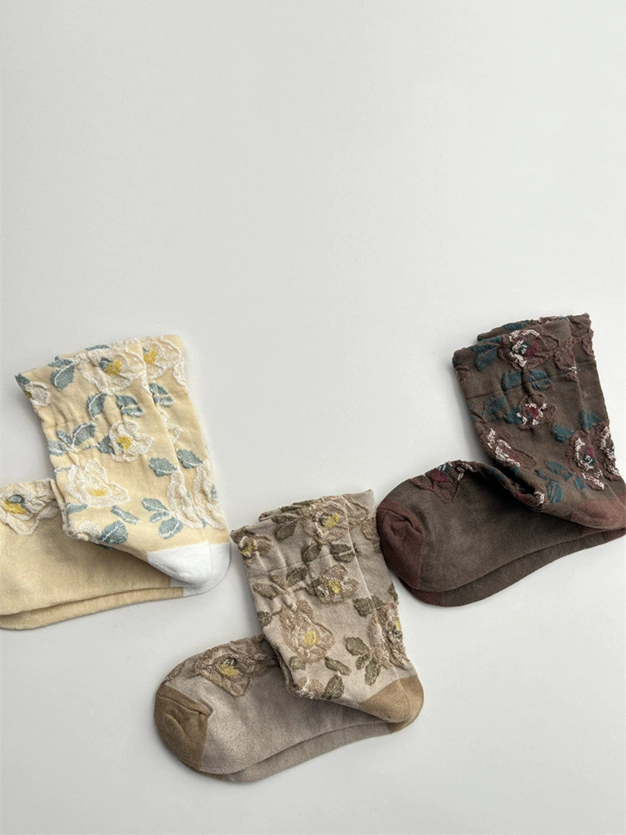 5 Pairs Women Autumn Artsy Flower Embossing Cotton Socks