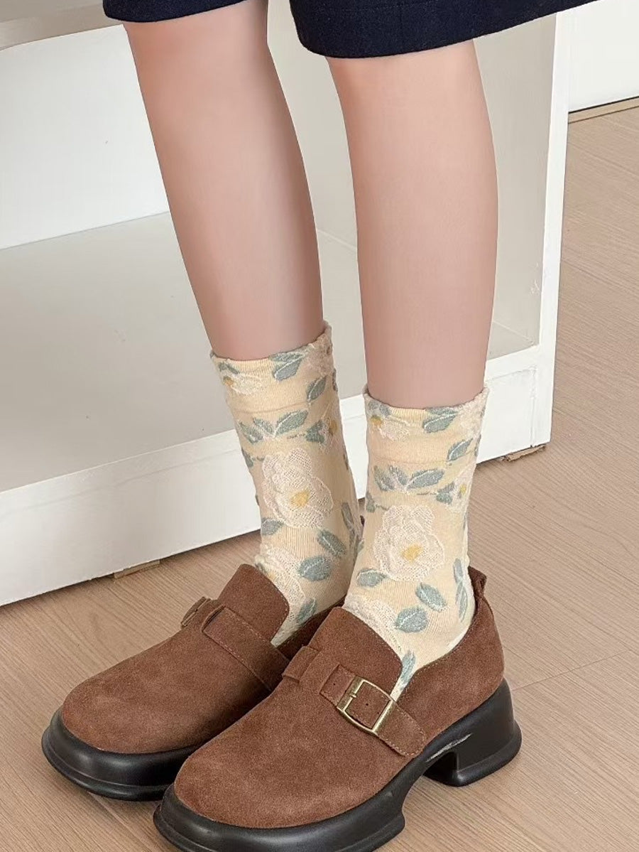 5 Pairs Women Autumn Artsy Flower Embossing Cotton Socks