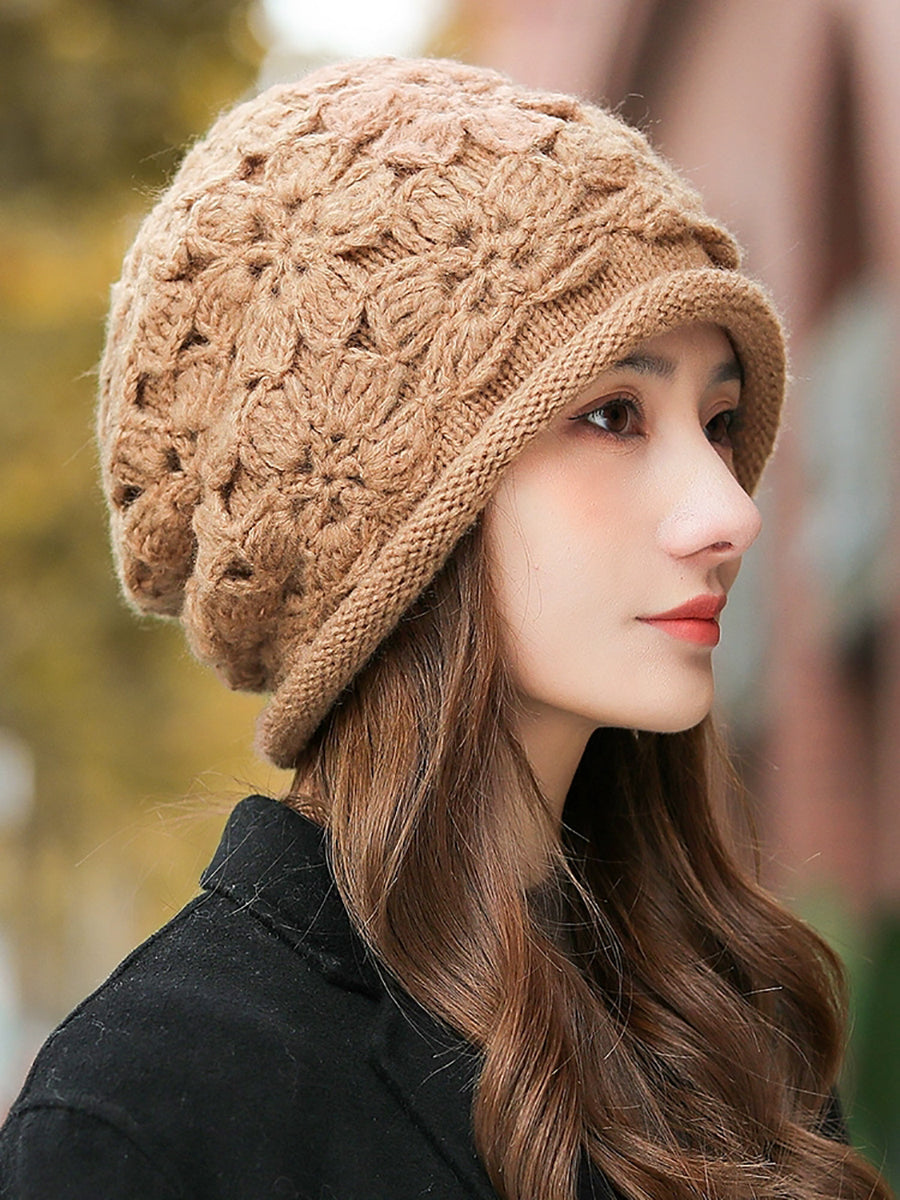 Women Artsy Winter Flower Knitted Hat