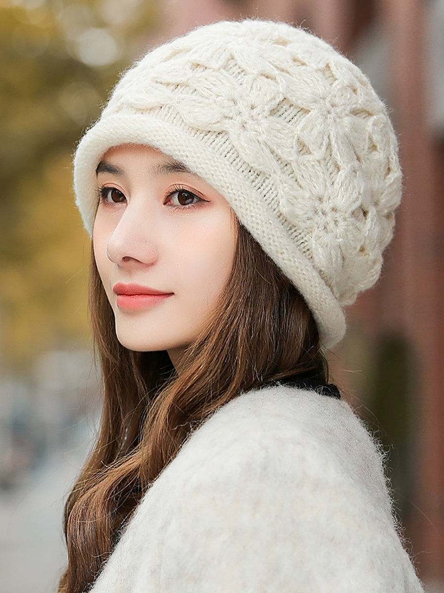 Women Artsy Winter Flower Knitted Hat