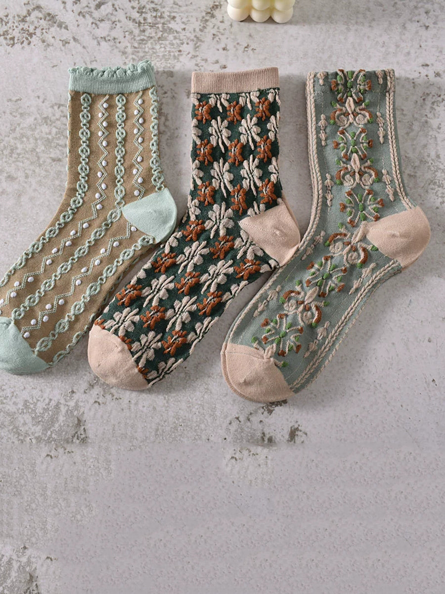 Women Winter Retro Flower Jacquard Socks