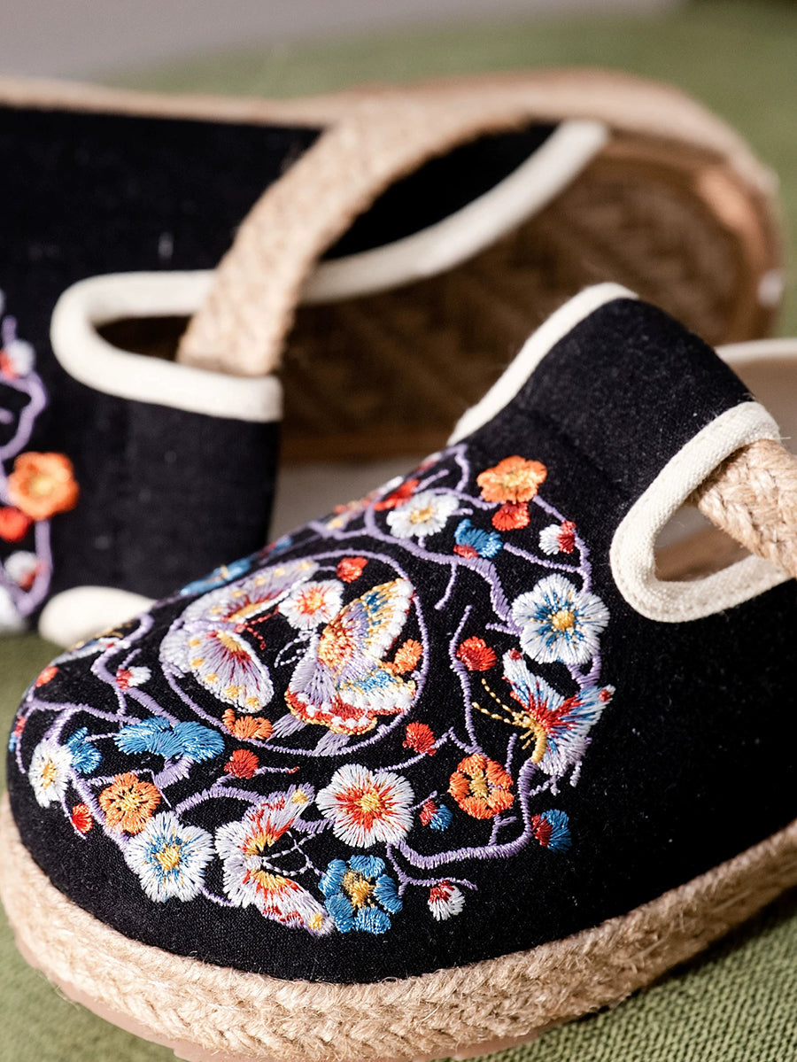 Women Summer Ethnic Butterfly Embroidery Canvas Slippers