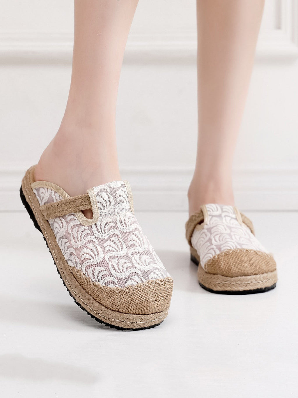 Women Summer Embroidery Linen Slippers