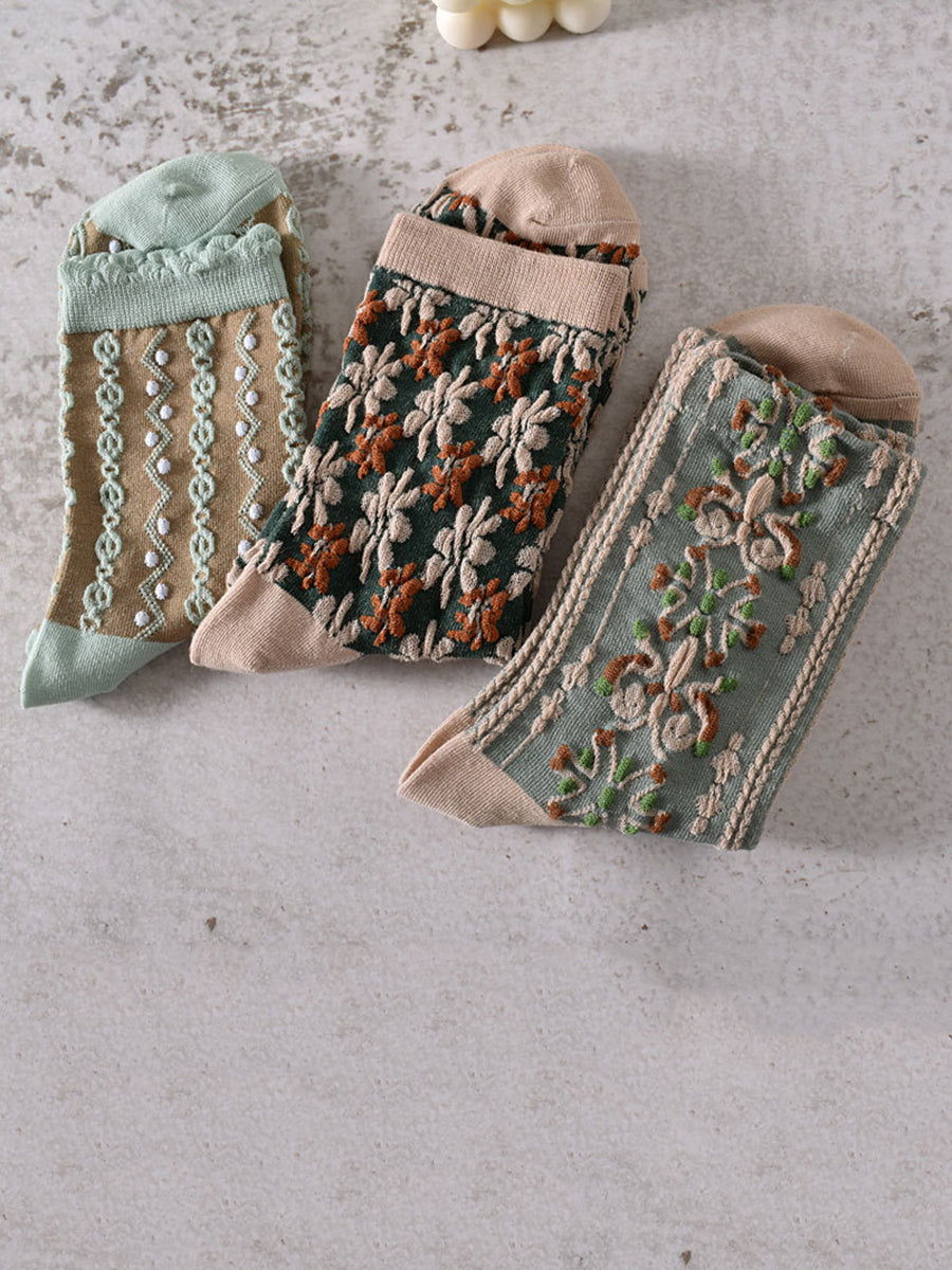 Women Winter Retro Flower Jacquard Socks