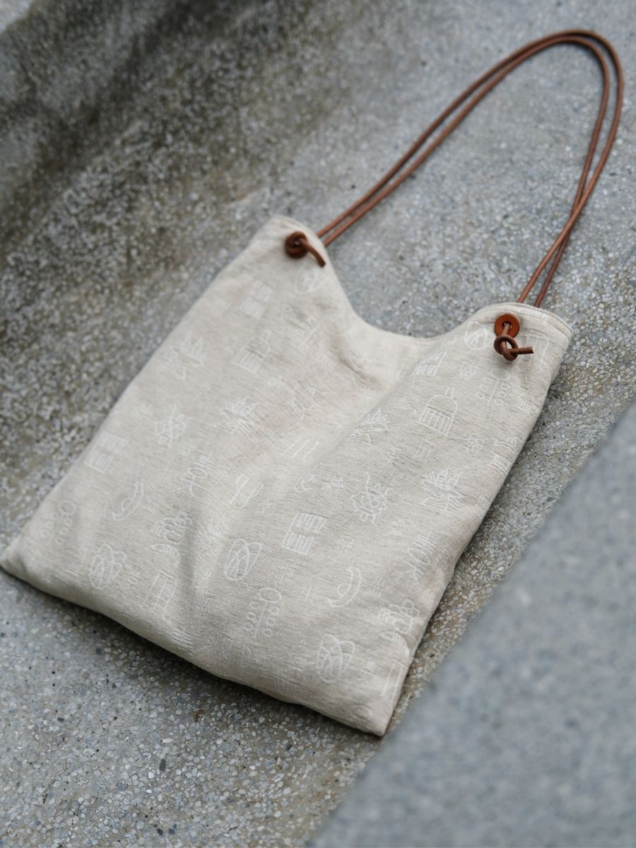 Retro Oracle Bone Script Jacquard Shoulder Bag