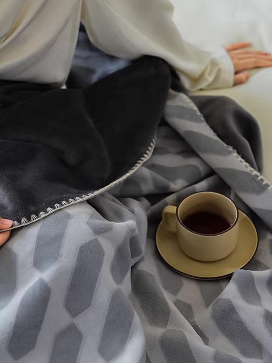Artistic Soft Sherpa Fleece Throw Blanket
