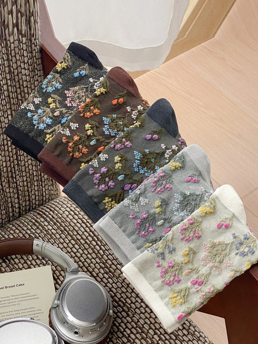 5 Pairs Women Autumn Winter Embossed Floral Mid-Calf Cotton Socks