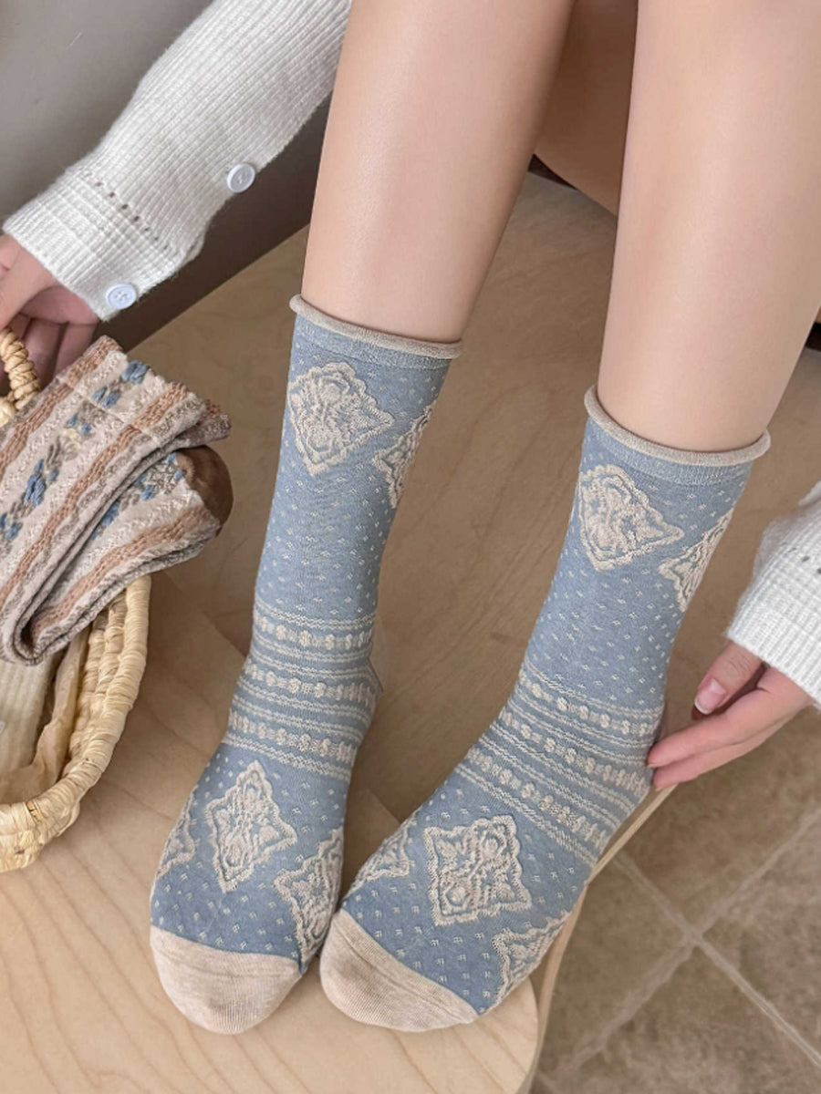 4 Pairs Women Vintage Cottagecore Seamless Cotton Mid-Calf Socks