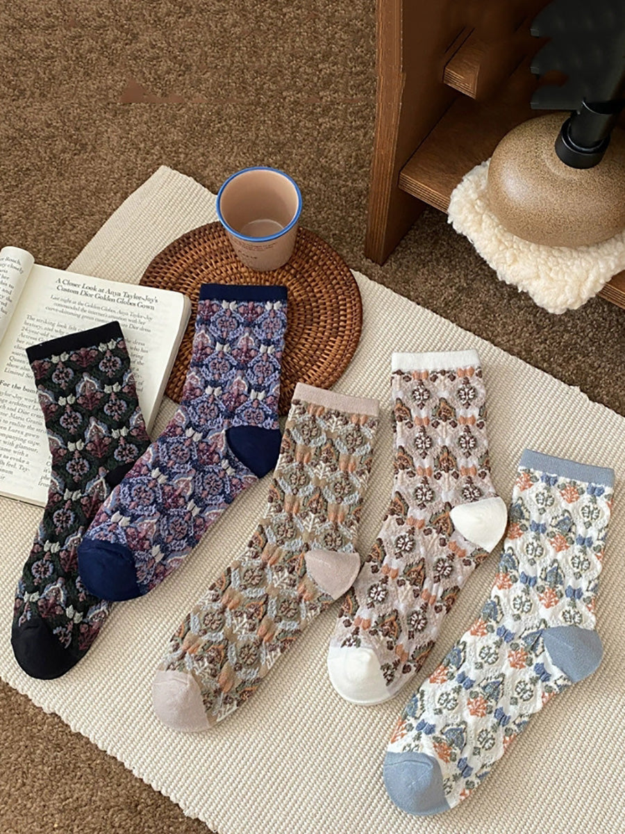 5 Pairs Women Vintage Court-Style Embossed Floral Mid-Calf Socks