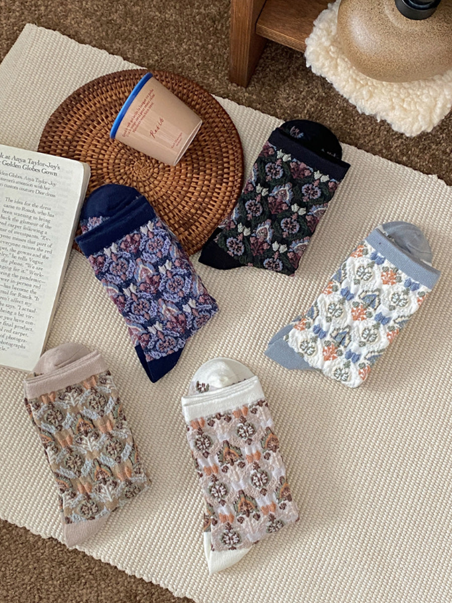 5 Pairs Women Vintage Court-Style Embossed Floral Mid-Calf Socks