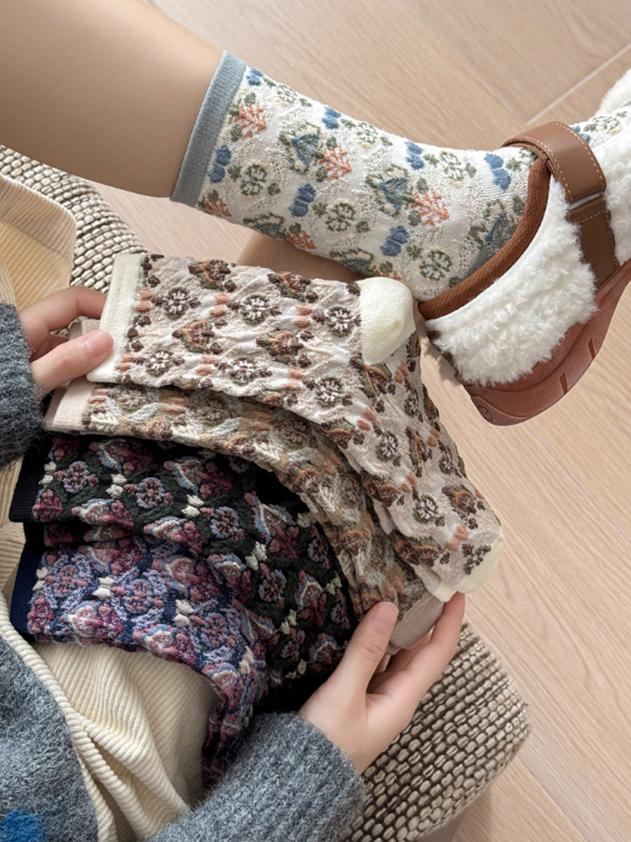 5 Pairs Women Vintage Court-Style Embossed Floral Mid-Calf Socks